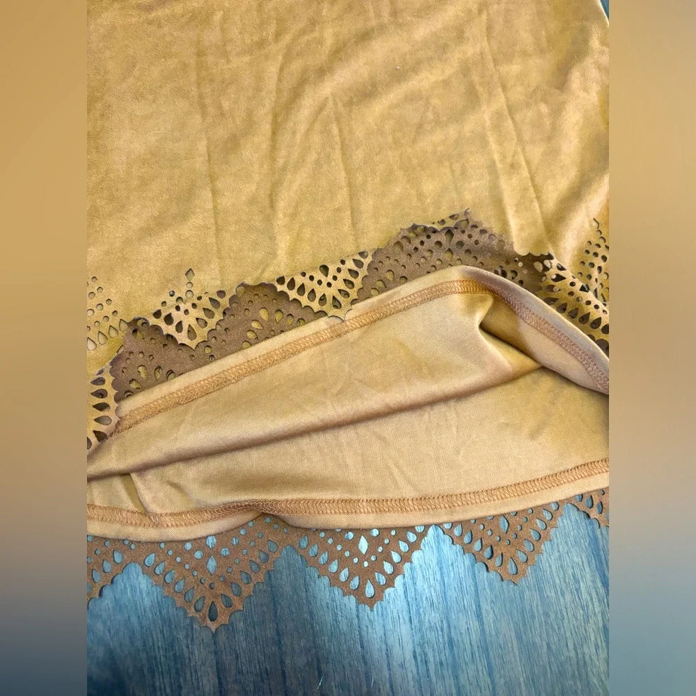 Rue 21 Faux Suede Sleeveless Tribal Native Laser Cut Design Size XS - Picture 7 of 7